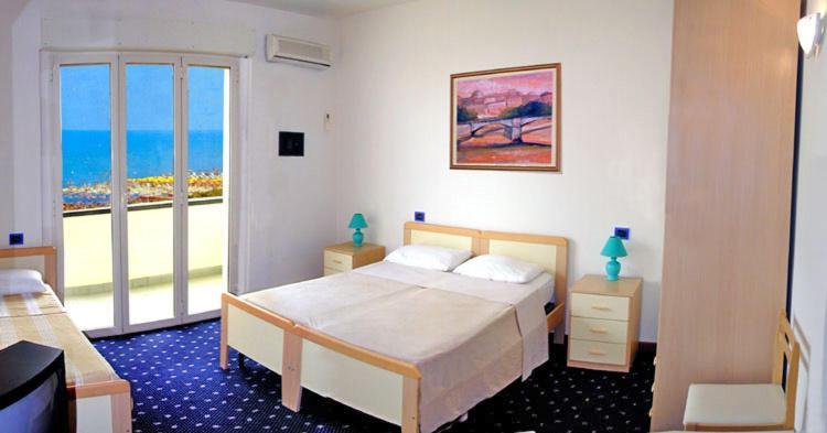 Triple Room,1566918431:JPEG